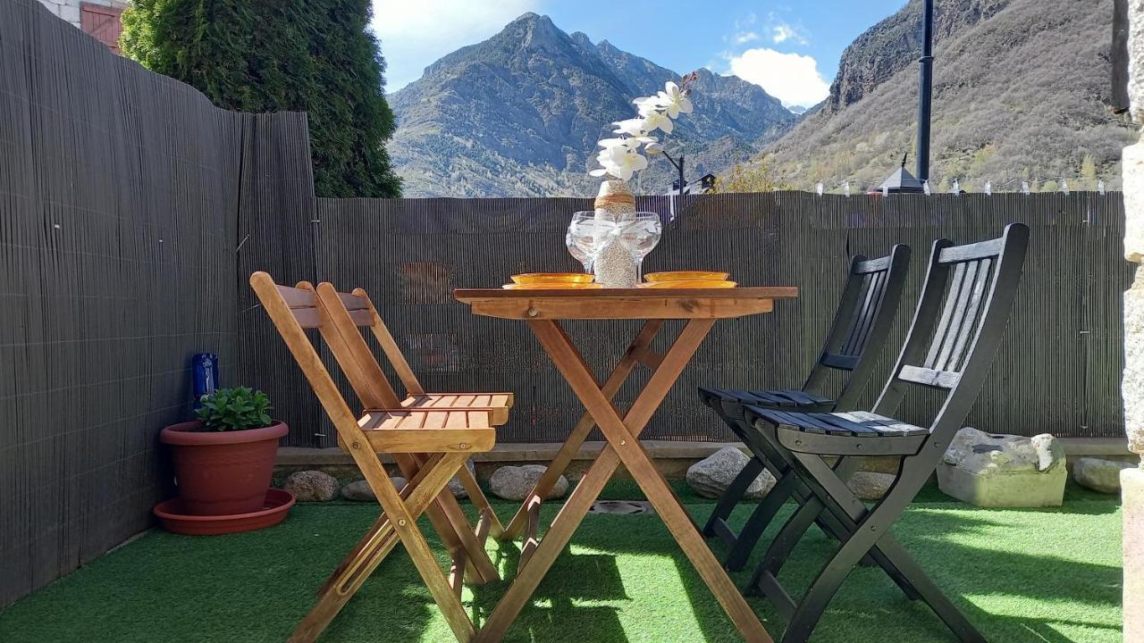 Pyros De Benas Appartement Benasque Buitenkant foto